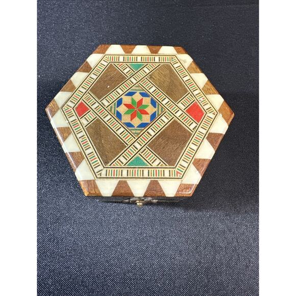 Vintage Victor Molero Inlaid Wooden Hexagon Trinket Box Hand Made In Spain - Picture 2 of 13